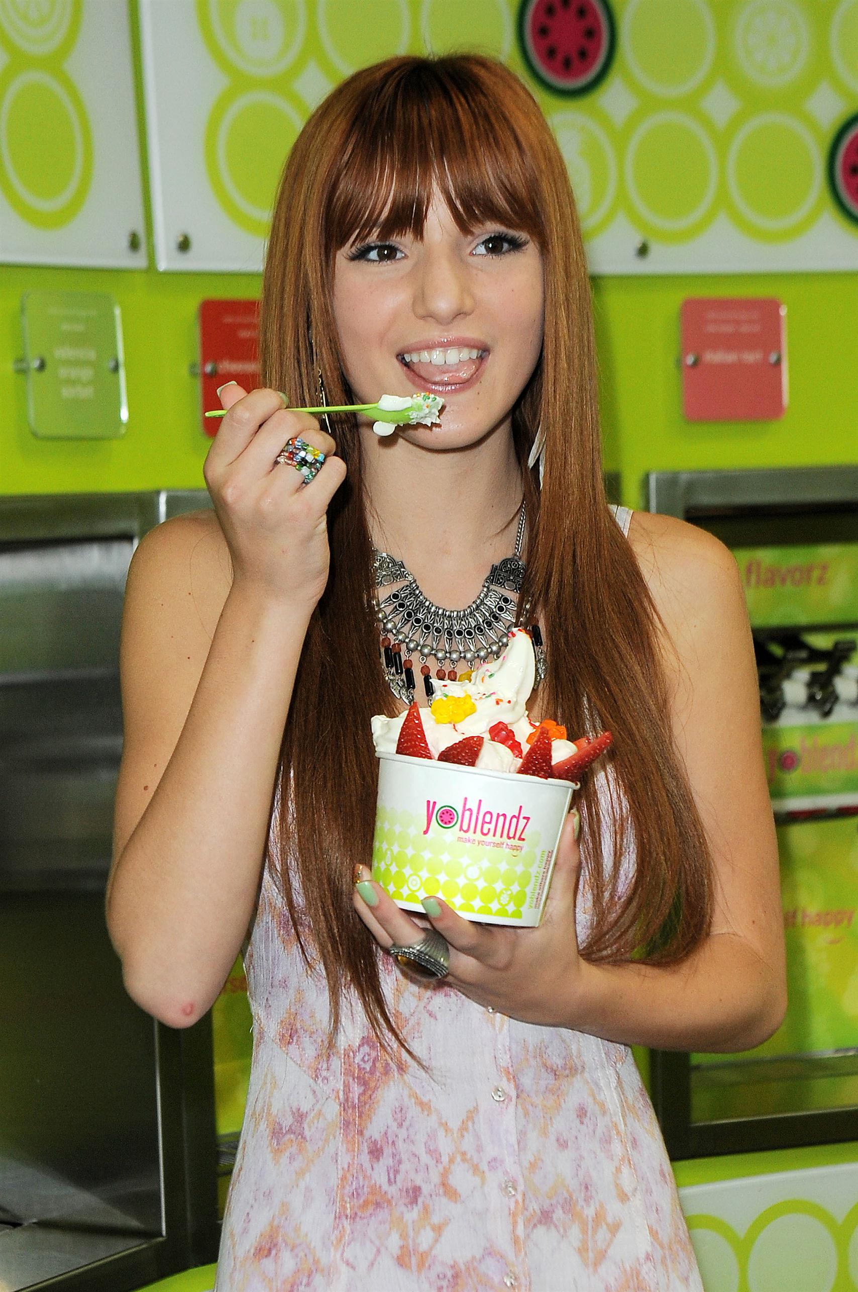 Bella Thorne hosts the Grand Opening of YoBlendz | Picture 66710